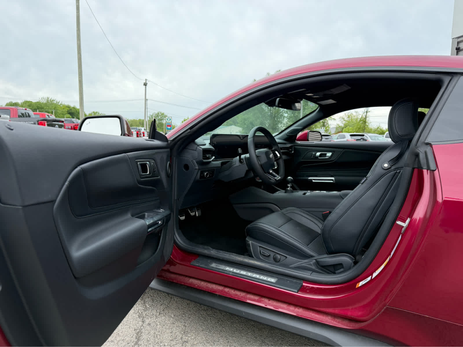 2025 Ford Mustang GT Premium photo 3