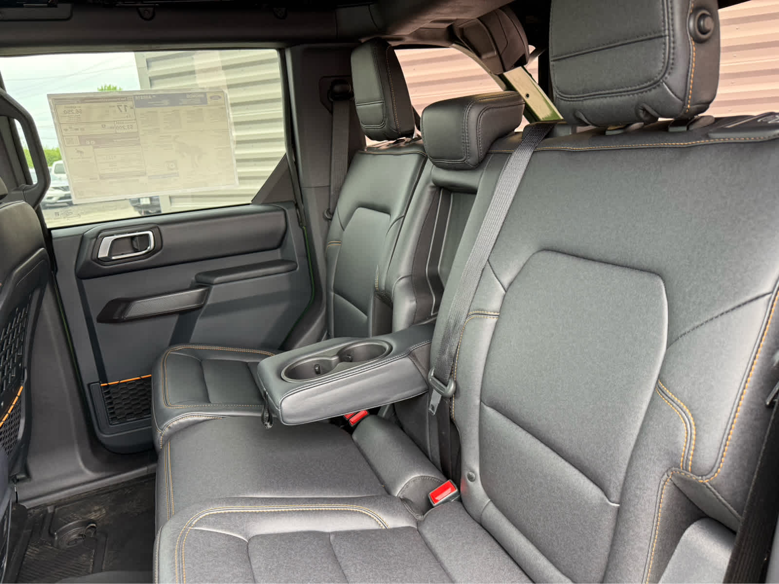 2024 Ford Bronco Badlands photo 16