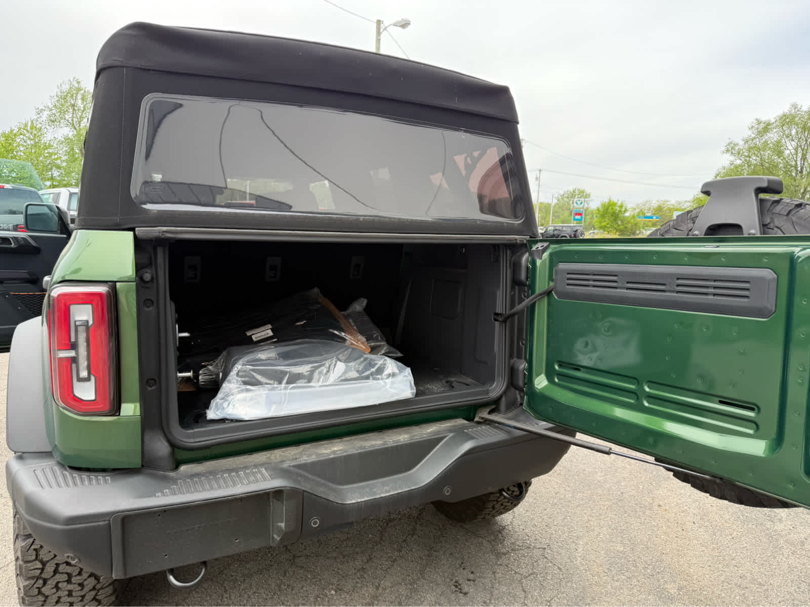 2024 Ford Bronco Badlands photo 17