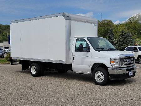 2025 Ford E-Series 15' Box E-450 DRW 158
