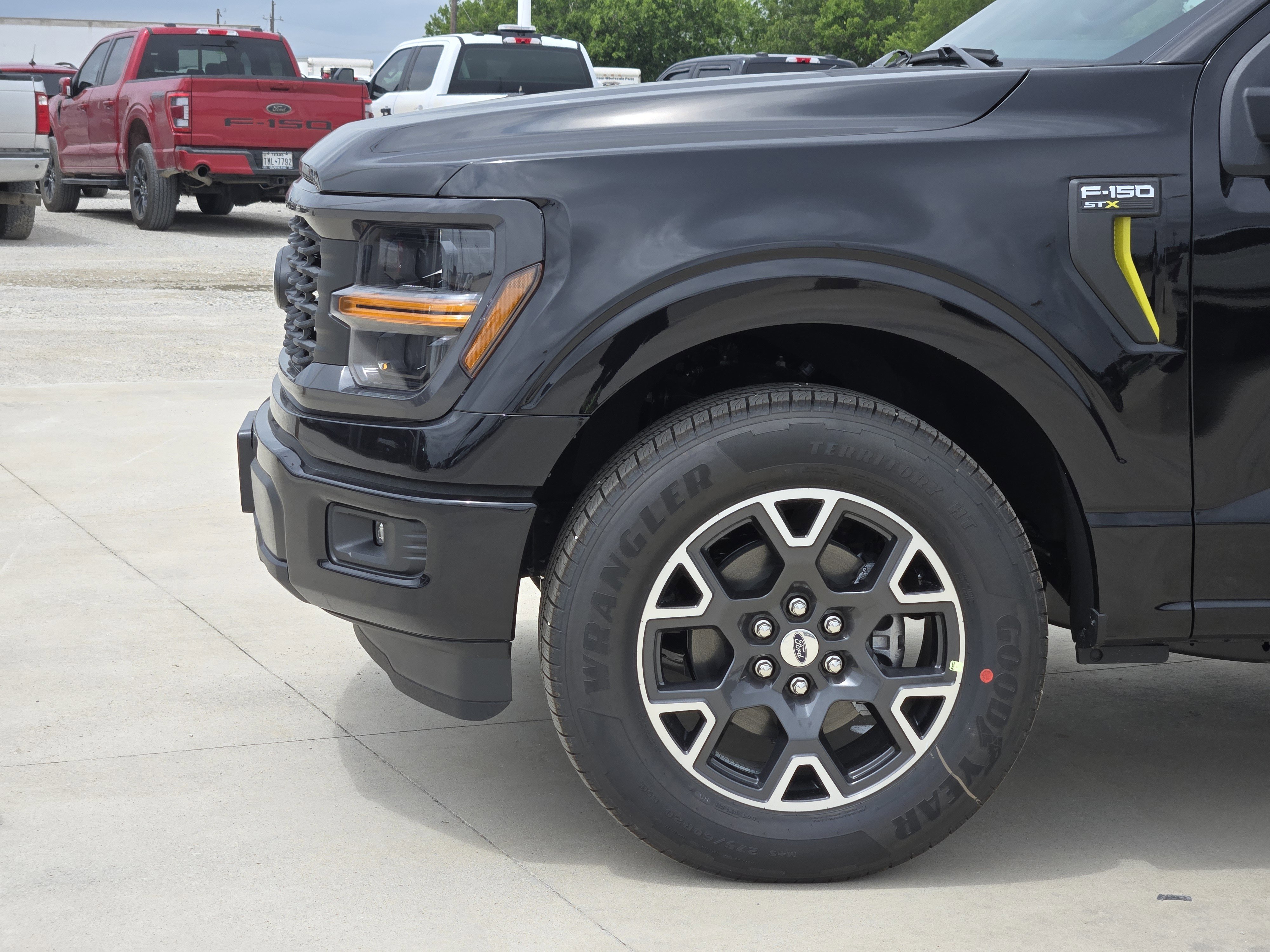 2025 Ford F-150 STX photo 4