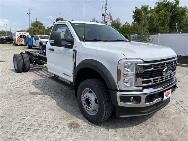2025 Ford F-600 photo 4
