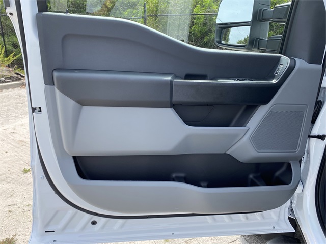 2025 Ford F-600 photo 9