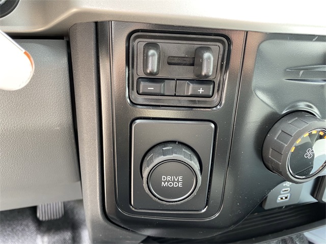2025 Ford F-600 photo 18