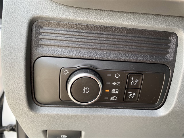 2025 Ford F-600 photo 21