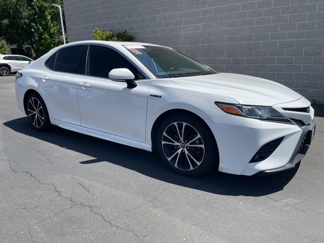 2019 Toyota Camry Hybrid SE