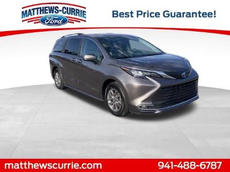 2024 Toyota Sienna XLE