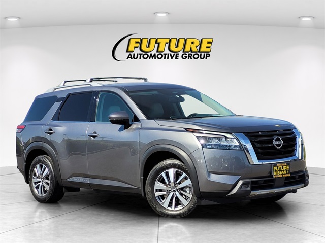 2022 Nissan Pathfinder SL