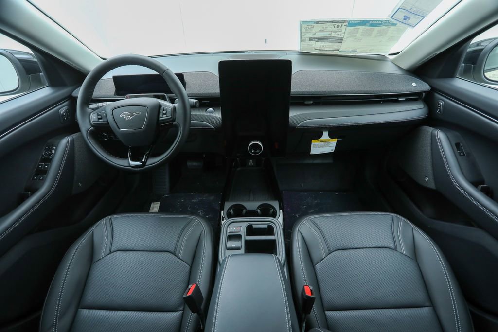 2025 Ford Mustang Mach-E Premium photo 13