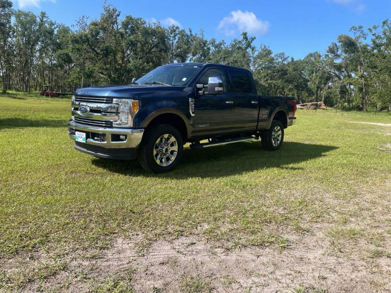 2017 Ford F-250 LARIAT Crew Cab 4X4 Diesel