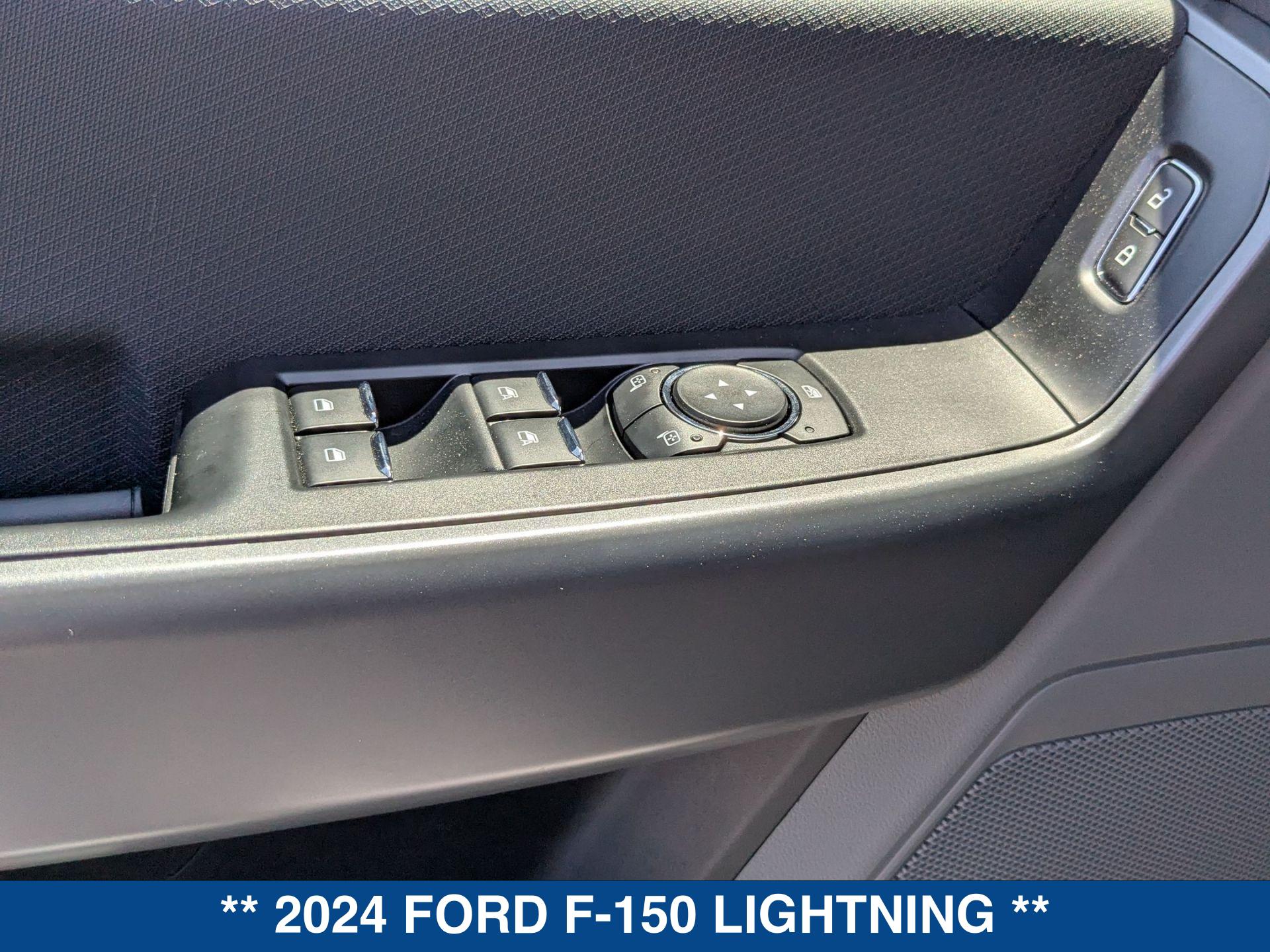 2024 Ford F-150 Lightning photo 14