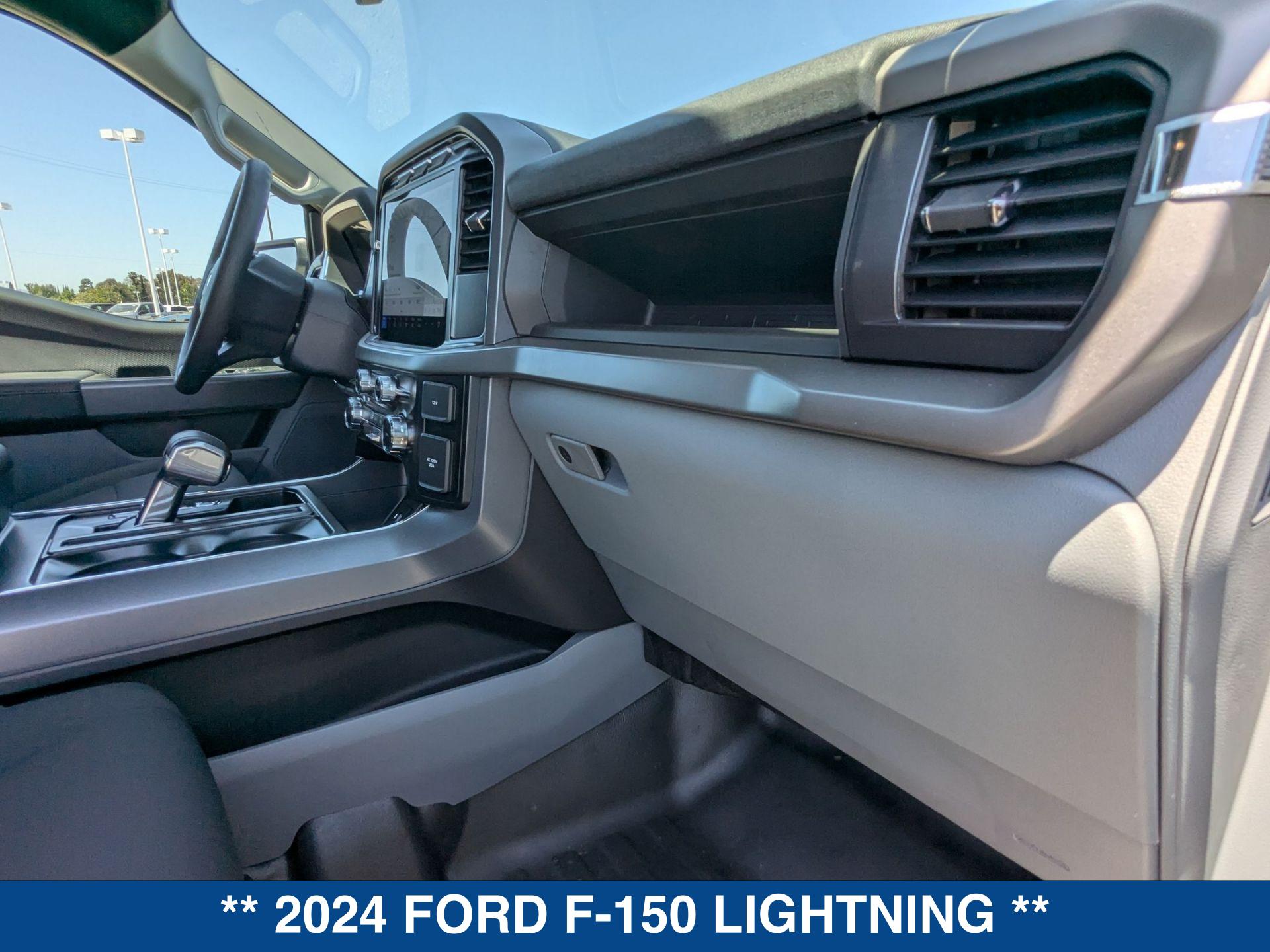 2024 Ford F-150 Lightning photo 24