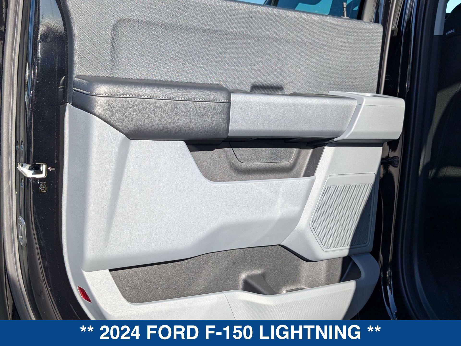 2024 Ford F-150 Lightning photo 22