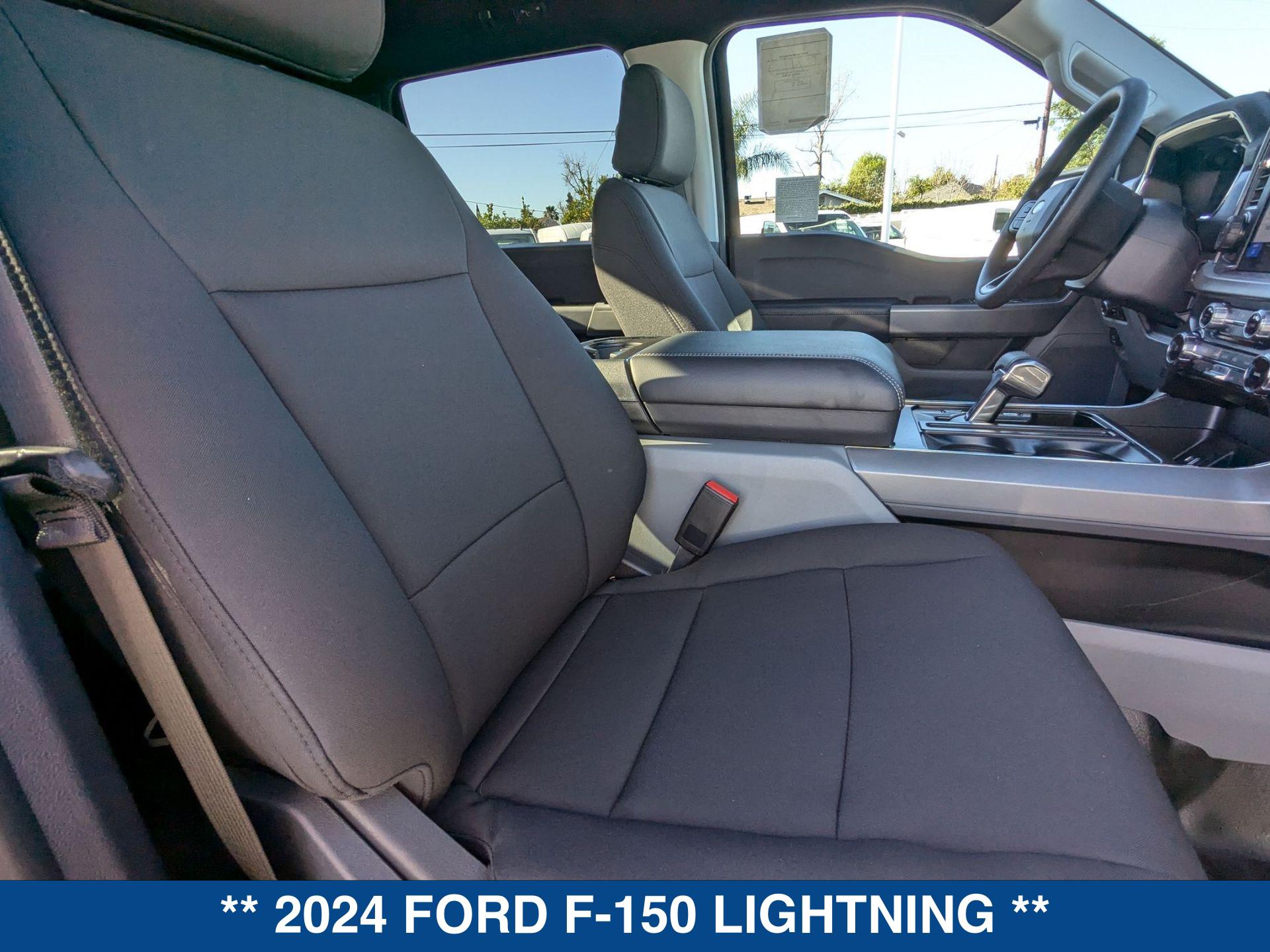 2024 Ford F-150 Lightning photo 26