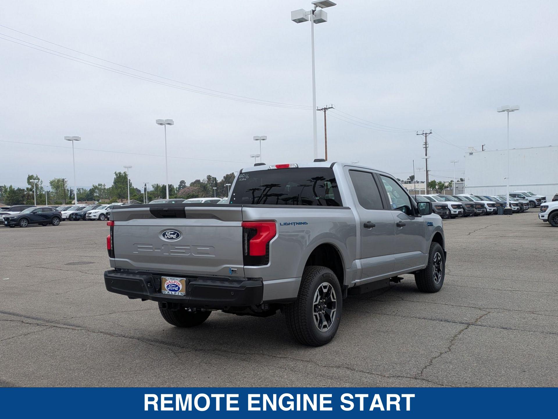 2024 Ford F-150 Lightning photo 8