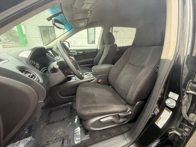 2016 Nissan Pathfinder S photo 14