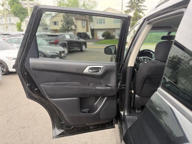 2016 Nissan Pathfinder S photo 15