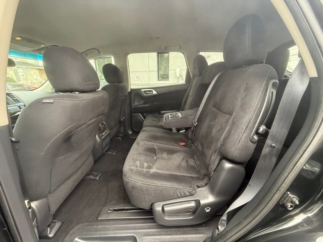 2016 Nissan Pathfinder S photo 16