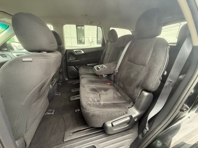 2016 Nissan Pathfinder S photo 17