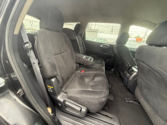 2016 Nissan Pathfinder S photo 20