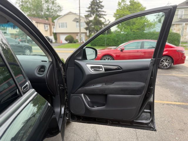 2016 Nissan Pathfinder S photo 21