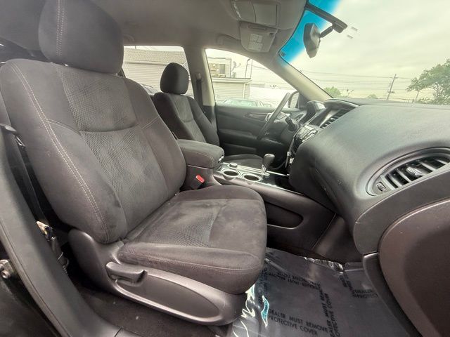 2016 Nissan Pathfinder S photo 23