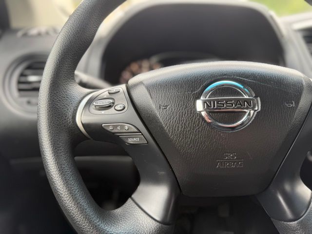 2016 Nissan Pathfinder S photo 30