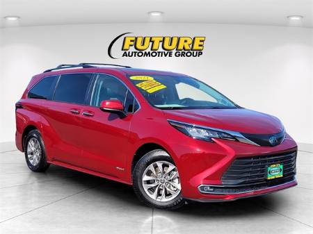 2021 Toyota Sienna XLE
