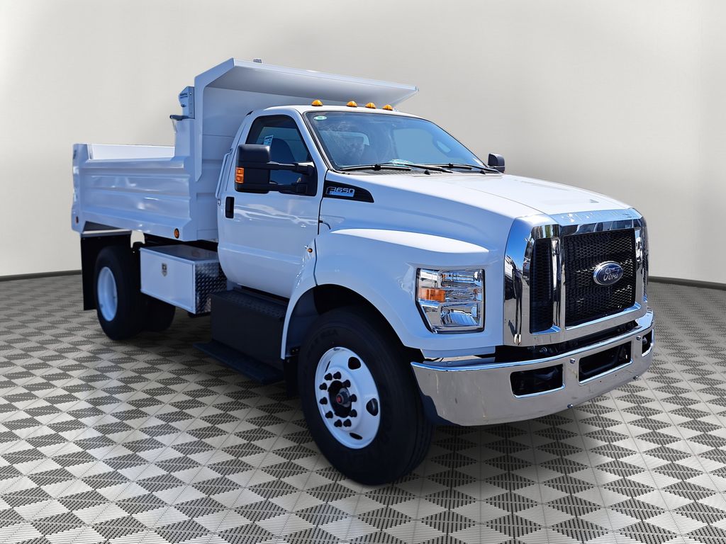2026 Ford F-650 photo 3
