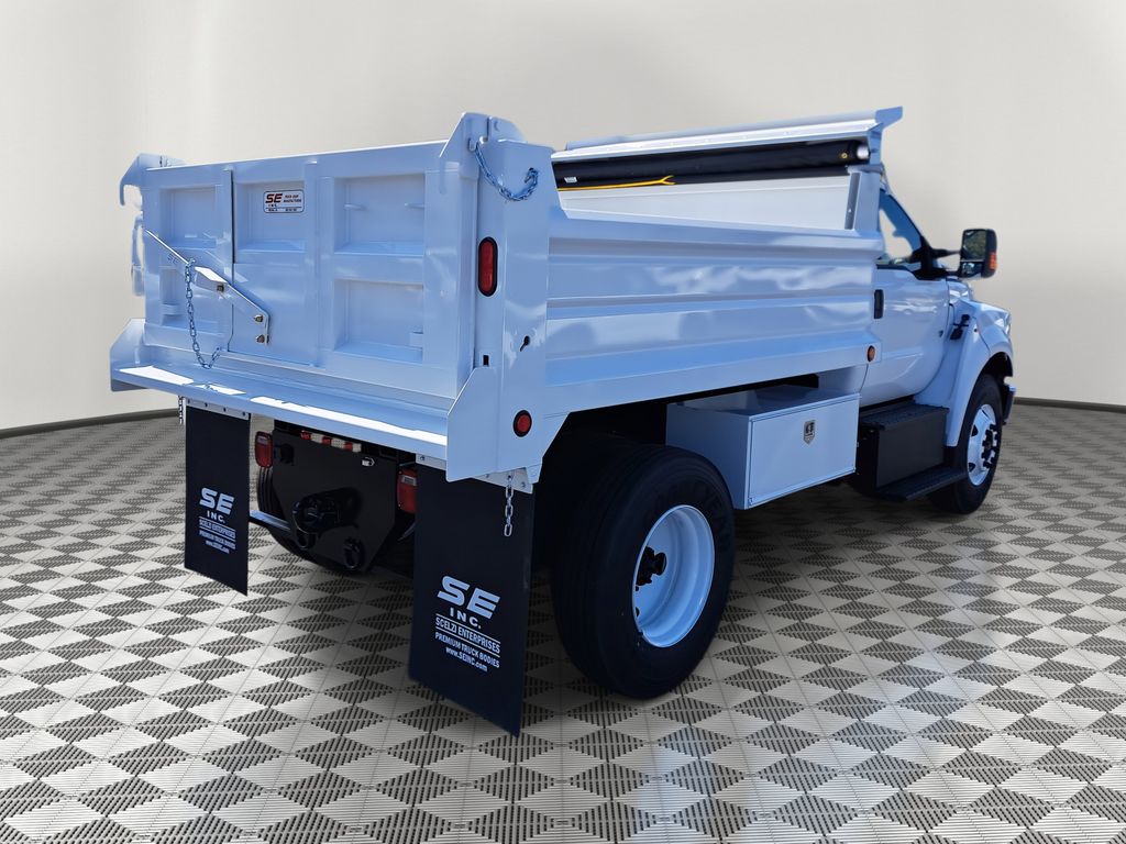 2026 Ford F-650 photo 4