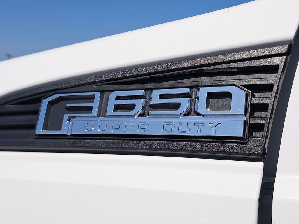 2026 Ford F-650 photo 8