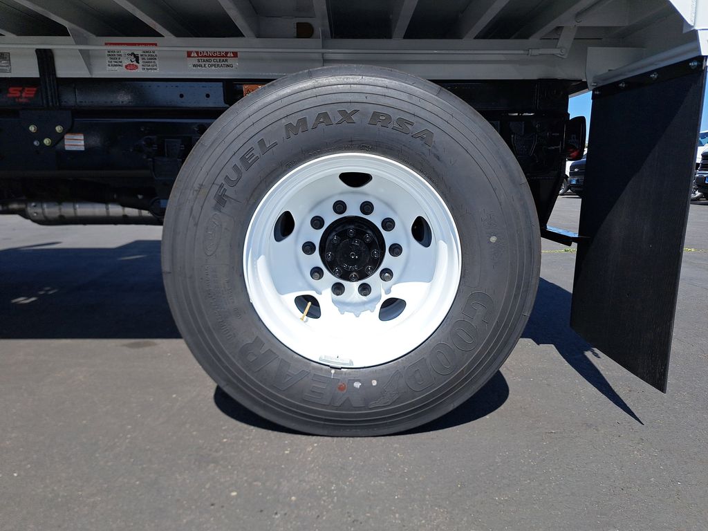 2026 Ford F-650 photo 9