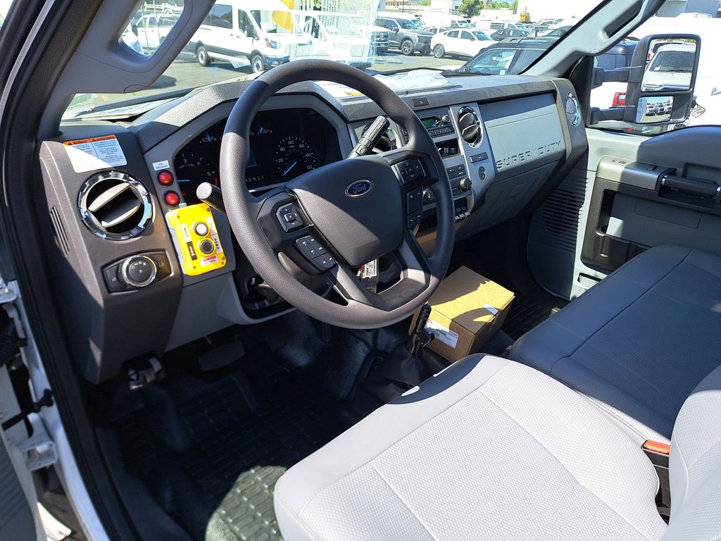 2026 Ford F-650 photo 12