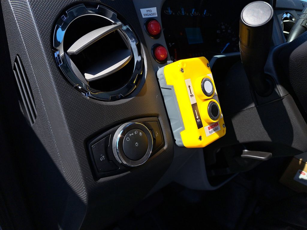 2026 Ford F-650 photo 14
