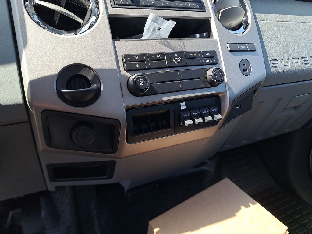 2026 Ford F-650 photo 22
