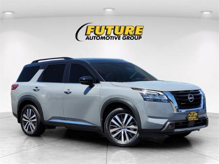 2022 Nissan Pathfinder Platinum