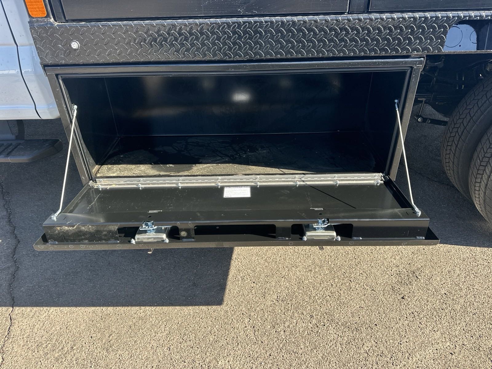 2024 Ford F-450 XL photo 8