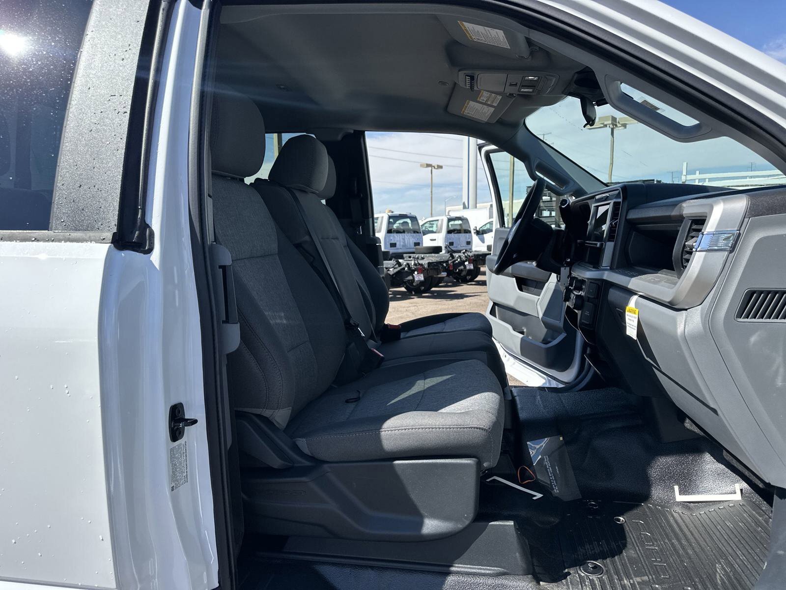 2025 Ford F-550 XL photo 23