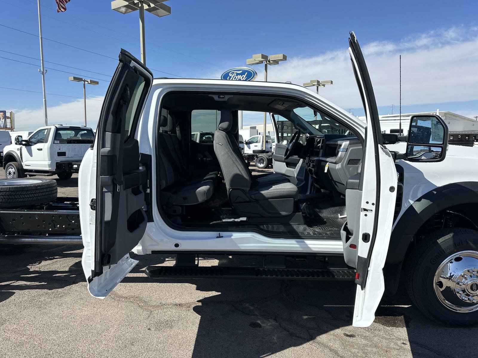 2025 Ford F-550 XL photo 24