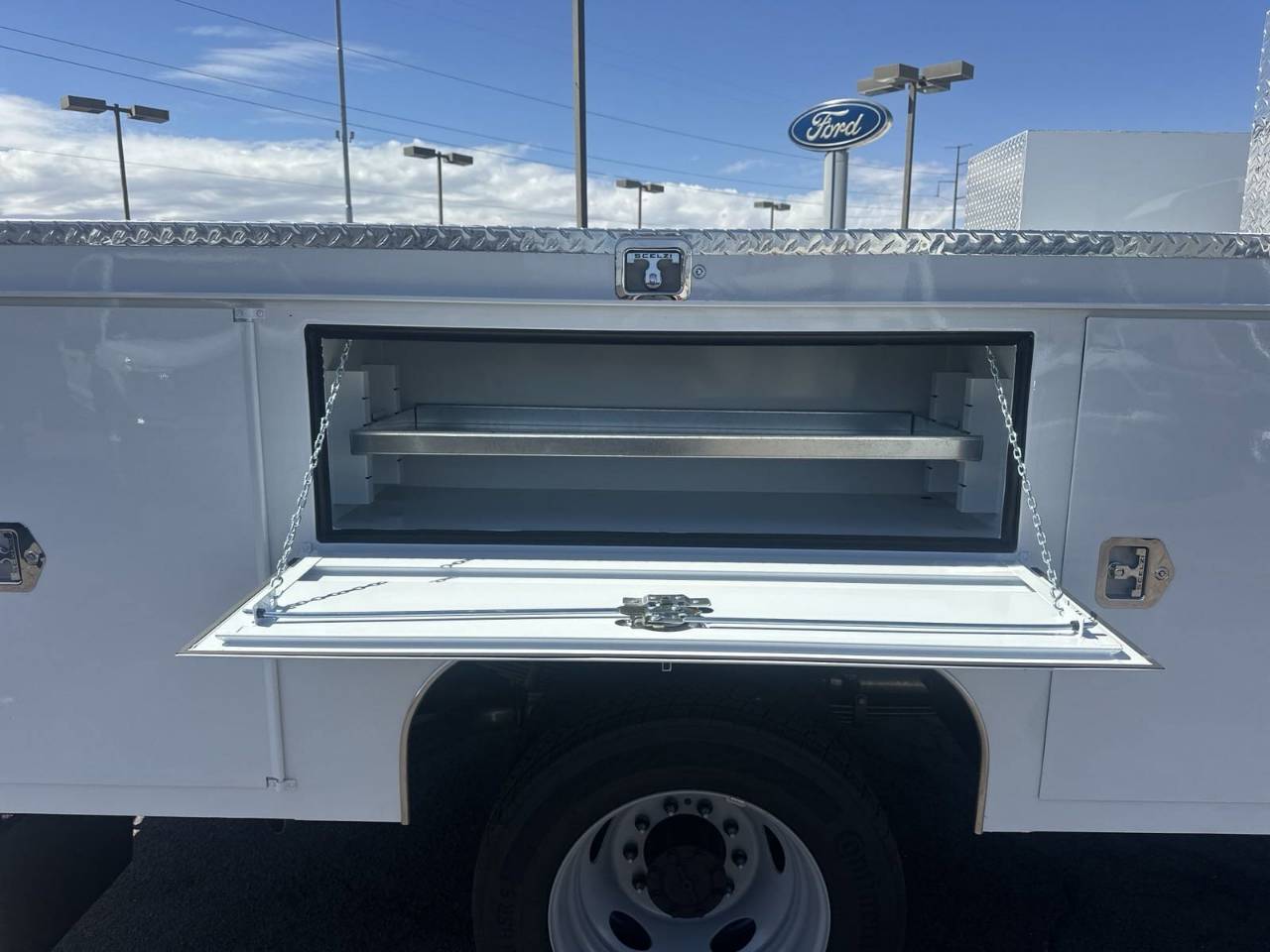 2025 Ford F-550 Super Duty Chassis Cab XL - Photo 9