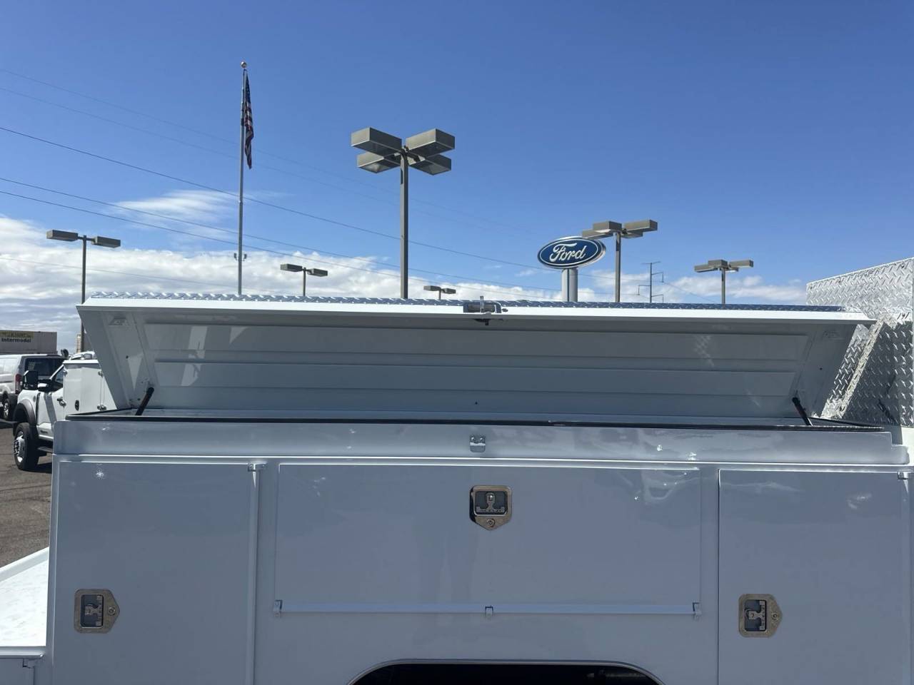 2025 Ford F-550 Super Duty Chassis Cab XL - Photo 12