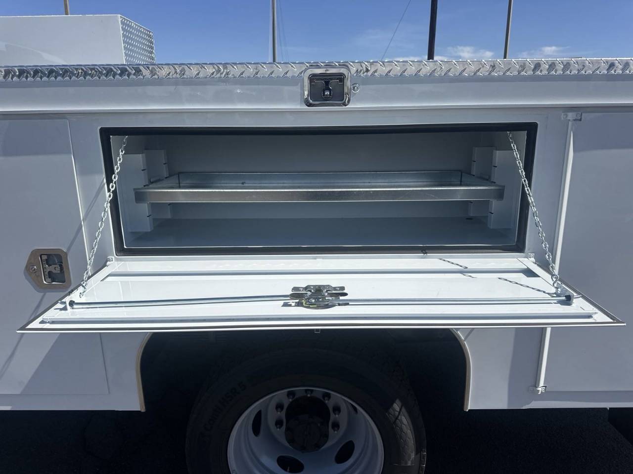 2025 Ford F-550 Super Duty Chassis Cab XL - Photo 16