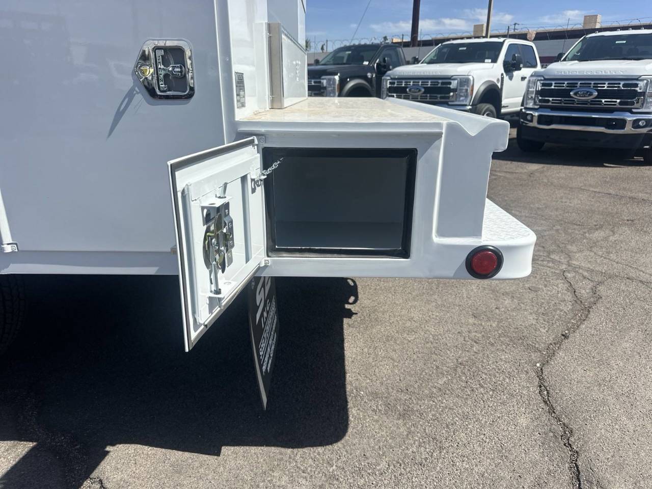 2025 Ford F-550 Super Duty Chassis Cab XL - Photo 18