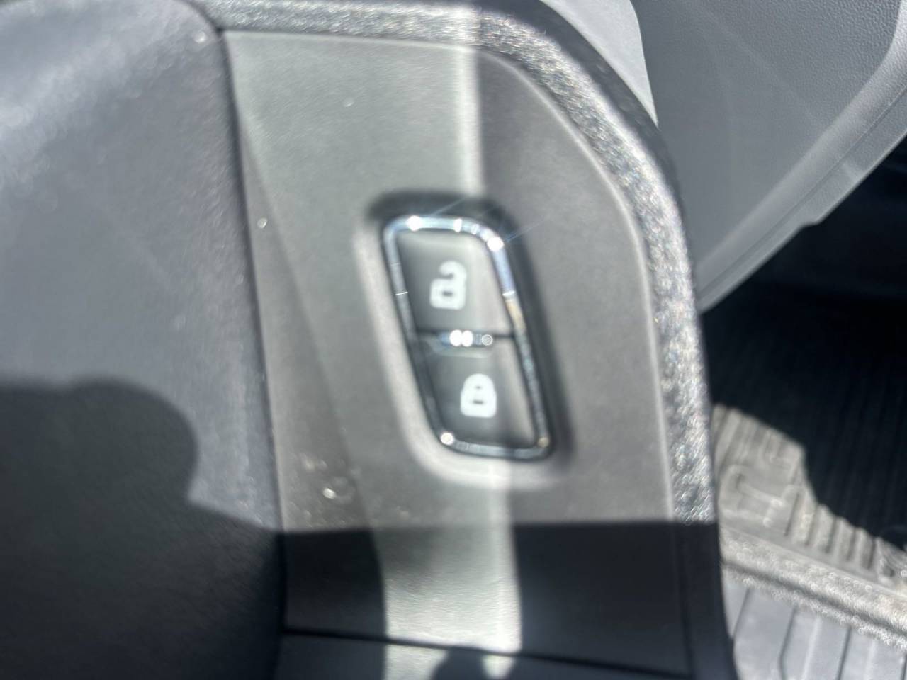 2025 Ford F-550 Super Duty Chassis Cab XL - Photo 24