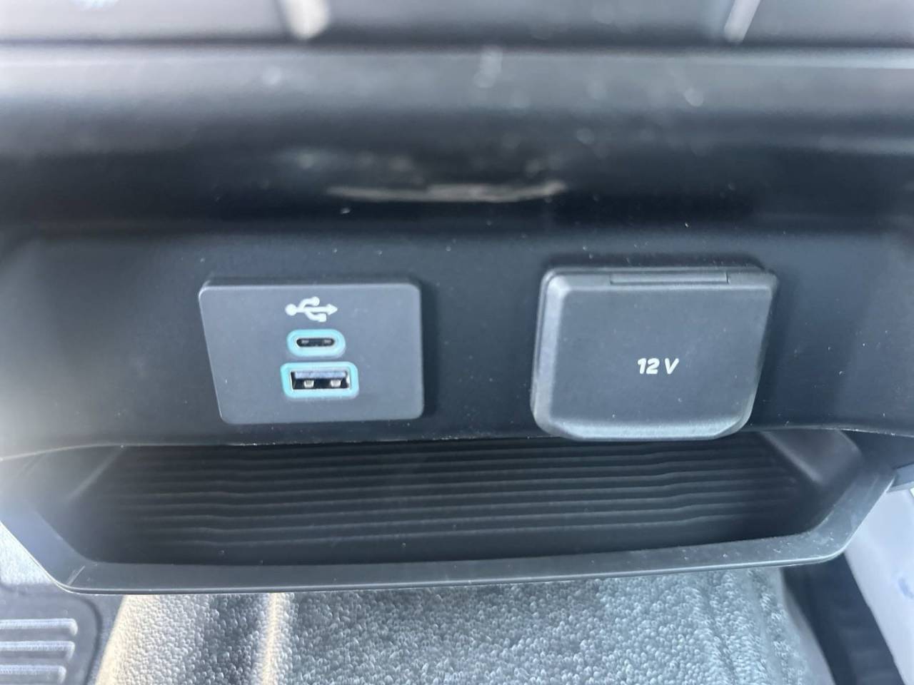 2025 Ford F-550 Super Duty Chassis Cab XL - Photo 31