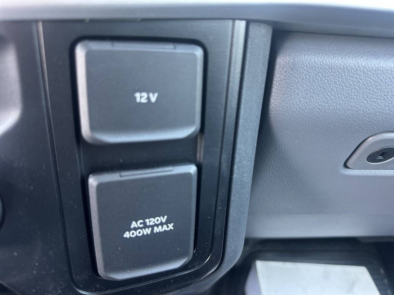 2025 Ford F-550 Super Duty Chassis Cab XL - Photo 32