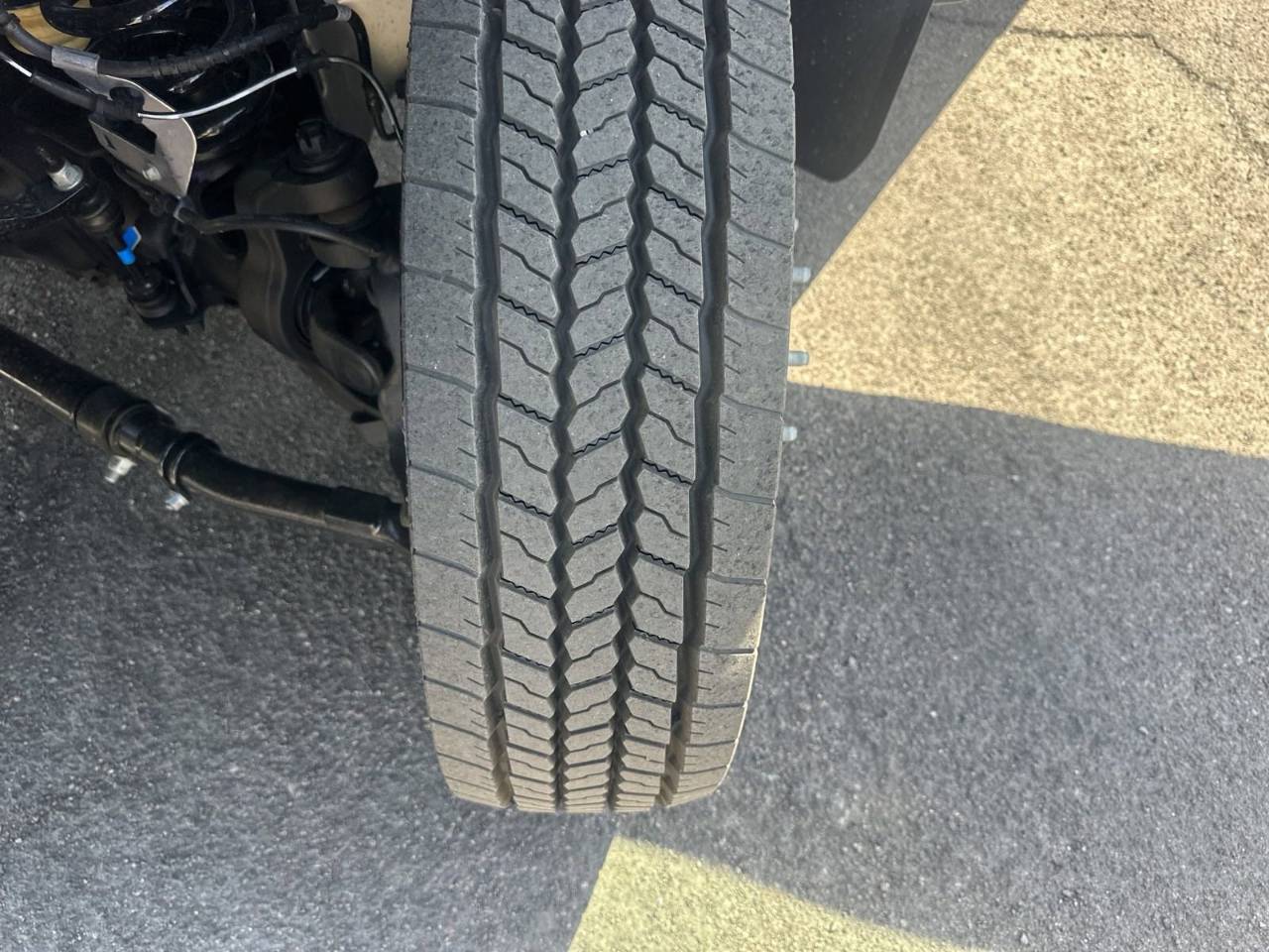 2025 Ford F-550 Super Duty Chassis Cab XL - Photo 43