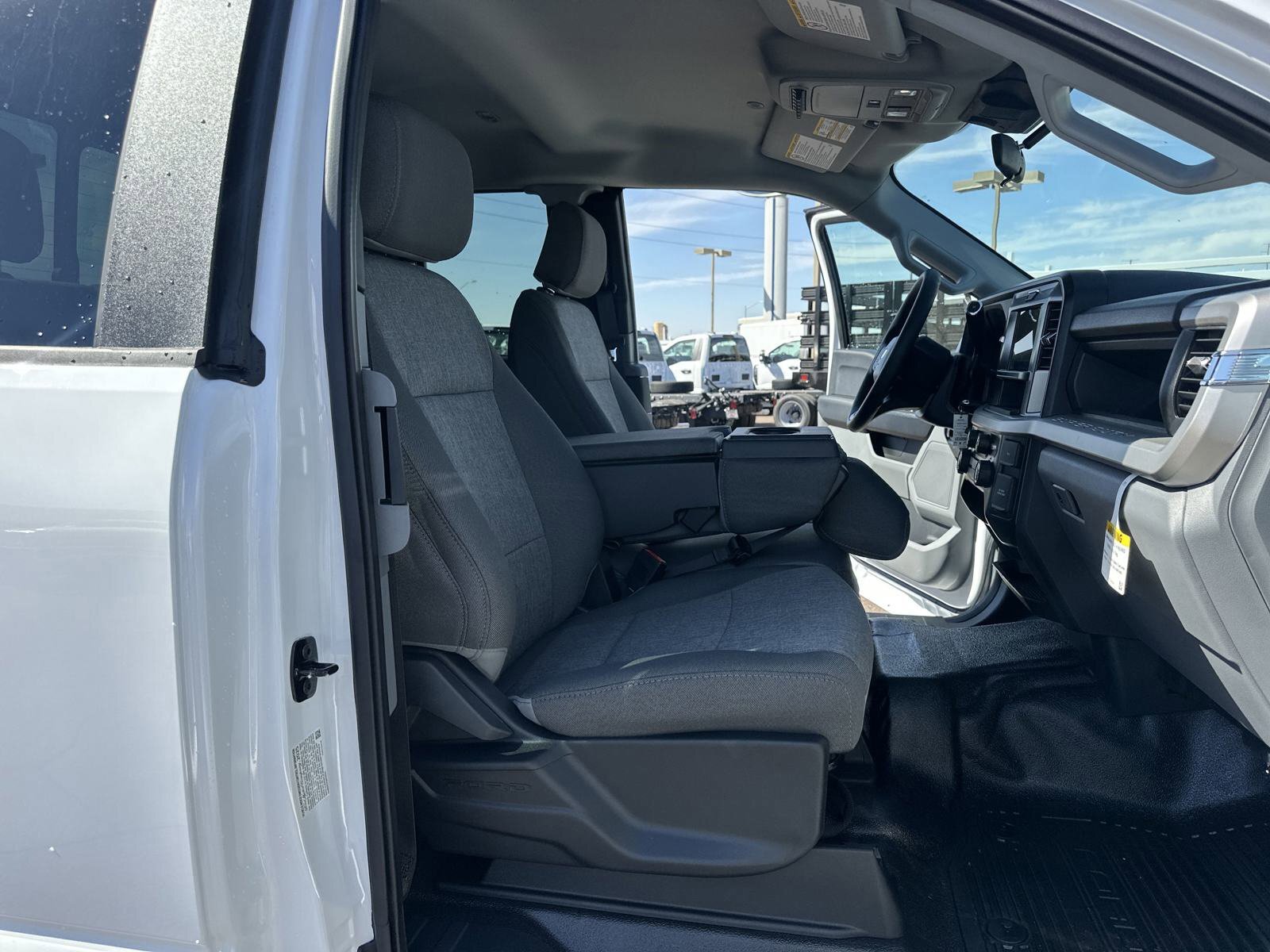2025 Ford F-550 XL photo 25
