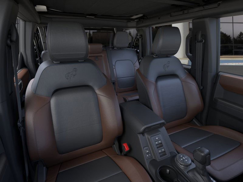 2024 Ford Bronco Outer Banks photo 10
