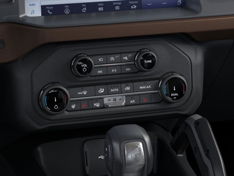 2024 Ford Bronco Outer Banks photo 16